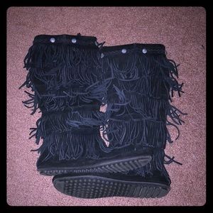 Minnetonka Fringe Moccasin Boots